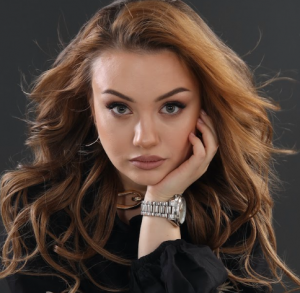 Акторка Олена Олейнікова у міжнародному серіалі «Перевізниця»